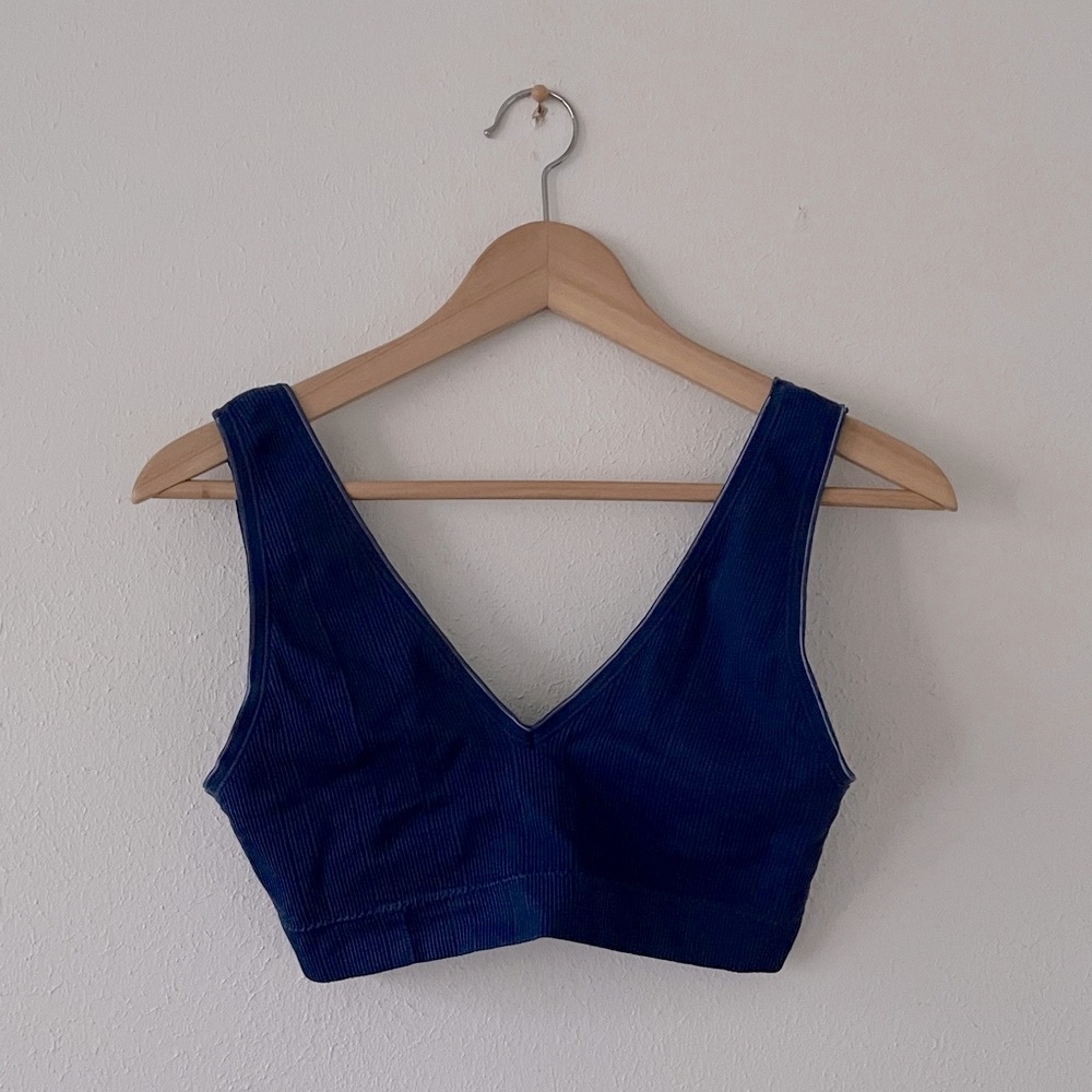 Fitwell Scoop-Back Vneck Crop Tank Sports Bra